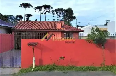 Bela casa!!! 02 qtos., vaga de gar. coberta, amplo terreno