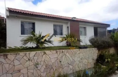 Ótima casa com amplo terreno!!! 03 qtos., suíte, lareira, lazer