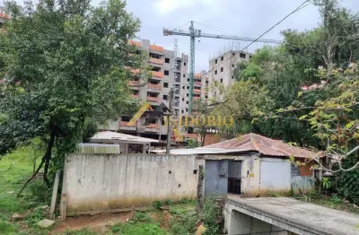 Ótimo terreno!!! 270m² de área total. bem localizado