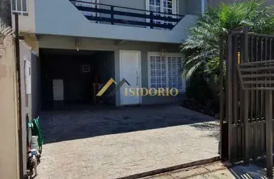 Belíssimo sobrado! 03 qtos.,suíte, sacada, muito bem localizado