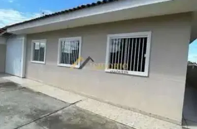Bela casa de cond.! 03 qtos., ótimo acabamento, bem localizado.