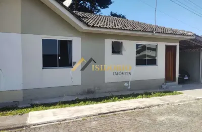 Bela casa de condomínio!!! 03 qtos., ótima localização.