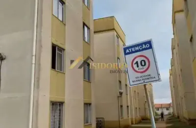 Apartamento no ganchinho! 02 quartos, vaga de garagem