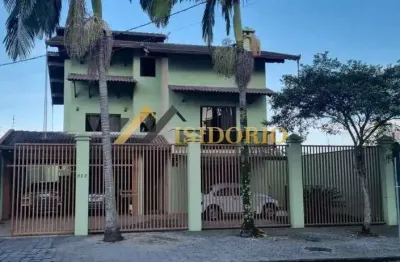 Triplex em pinhais! 04 quartos, suíte c/ hidro., sacada, jardim