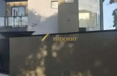 Sobrado no sítio cercado! 2 quartos, 1 suíte com 2 garagem!