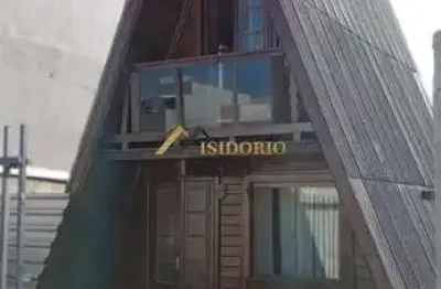 Casa com amplo barracão no atuba! 02 quartos, vaga de gar