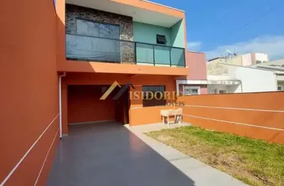 Sobrado no gralha azul! 03 quartos, suíte, sacada, quintal, gar