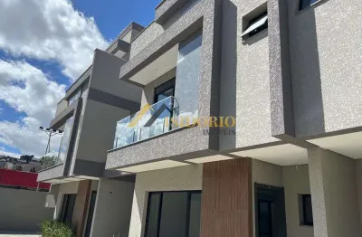 Sobrado no água verde! 03 quartos, suíte, hidro, churrasqueira!