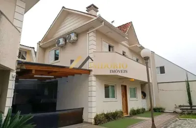 Sobrado de condomínio! 03 quartos, suíte, sacada, 02 vagas!!!