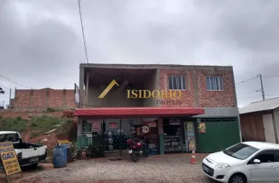 Ótima casa,02 qts,sala comercial,espaço nos fundos,ensolarado