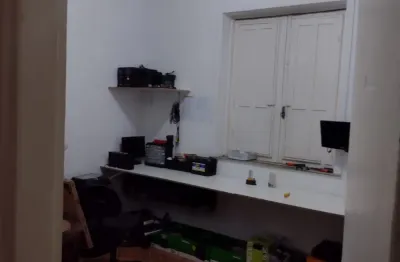 Casa localizado no pé pequeno com cozinha,sala ,3 quartos e banheiros.viabilidade de construir piscina e garagem.