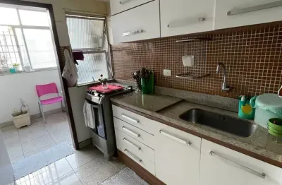 Apartamento localizado no ingá,imóvel com 3 quartos sendo 1 suíte e 1 vaga.