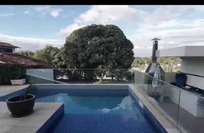 Casa com piscina .sauna,churrasqueira,3 quartos com 1 suíte e 2 vagas.
