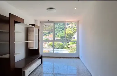Apartamento localizado em charitas,2 quartos com suíte e 1 vaga