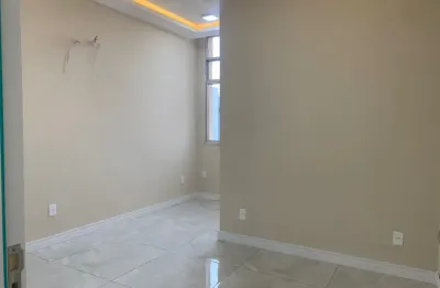 Apartamento icaraí:2 quartos reformado,frente,andar alto e 1 vaga