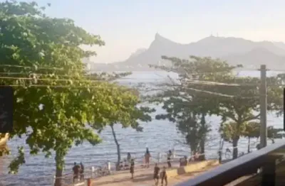 Apartamento vista frontal para o mar,4 quartos com 2 suítes e 2 vagas.