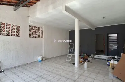 Sobrado triplex para alugar com 3 quartos, 3 banheiros, 4 vagas e 189m² por r$ 3.100