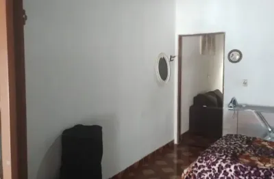 Casa à venda com 2 quartos, 2 banheiros e 75m² por r$ 370.000