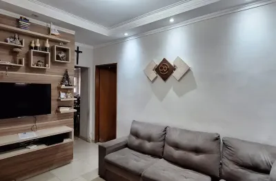 Casa à venda com 3 quartos, 2 banheiros e 53m² por r$ 310.000,00