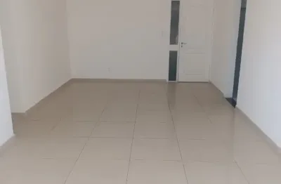 Em boa viagem do lado do shopping recife, com 3 quartos, andar médio, ventilado, dependencia completa de empregada