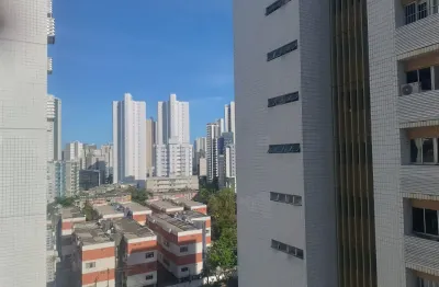 Em boa viagem do lado do shopping recife, com 3 quartos, andar médio, ventilado, dependencia completa de empregada