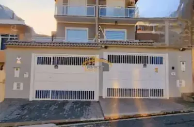 Sobrado novo para venda, bela vista, osasco, com 3 suítes, 4 vagas de garagens, quintal com churrasqueira, próximo a cidade de deus.
