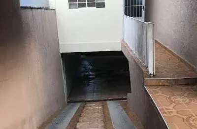 Casa em terreno inteiro no jardim santo antônio 250 metros - 3 casas - ótimo para investimento!