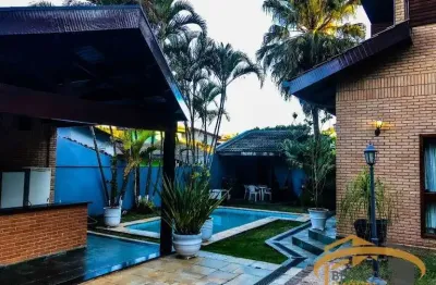 Sobrado em condomínio fechado aldeia da serra, com 5 dormitórios, sendo 2 suítes, hidro, lareira e piscina, 6 vagas de garagem