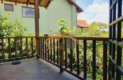 Oportunidade única! exclusividade. casa em condomínio fechado com 4 dormitórios, 3 suítes, 6 vagas e espaço para piscina e espaço gourmet