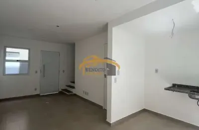 Sobrado novo, 2 dormitórios, condomínio fechado, 1 vaga de garagem, quintal, mutinga