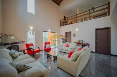 Sobrado parque dos príncipes, com 4 suítes, quintal com churrasqueira e piscina.