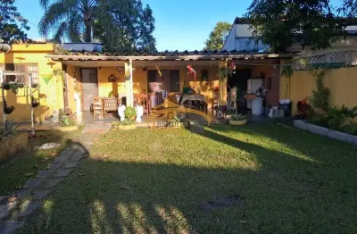 Casa para venda, itanhaém, com 3 dormitórios, quintal amplo com 6 vagas de garagens. estuda permuta por apto em osasco