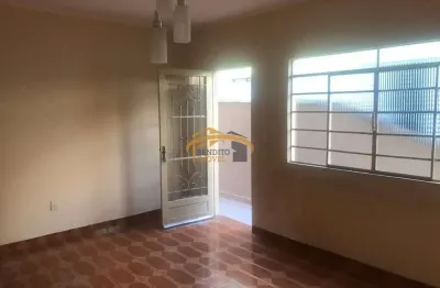 Casa para locação ayrosa, 2 dormitórios, quintal com churrasqueira, garagem pra 2 automóveis