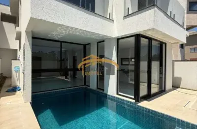 Casa moderna em santana de parnaiba, condomínio cercado de verde e ar puro, perto da aldeia da serra.