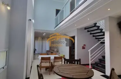 Sobrado à venda no IAPI - Osasco - SP 3 suítes, 3 banheiros, 4 vagas na garagem e 207m² de área