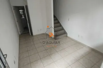 Sobrado em condominio na parada inglesa , apenas 300 metros do metrô