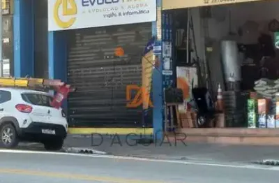 Conjunto de salas comerciais para locação a 600 metros do metro santana.