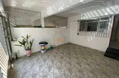 Casa térrea com 2 dormitórios e 2 vagas a 300 metros do metro parada inglesa