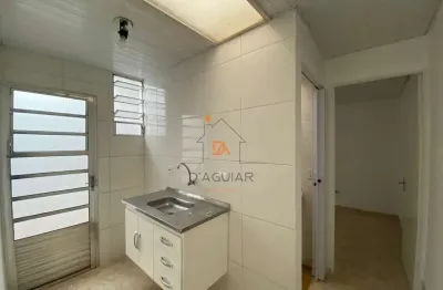 Casa na vila mazzei a 1,5km do metro tucuruvi com um quarto, sala, cozinha e área de serviço