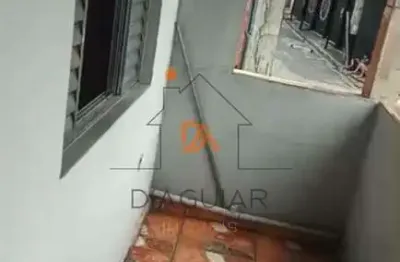 Casa de vila localizada no jardim felicidade - rua dos pinheiros com um quarto e cozinha