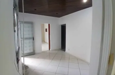 Vende se uma casa toda reformada  em um bairro tranquilo