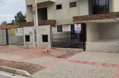 Excelente sobrado com um padrão unico localizado em araucaria