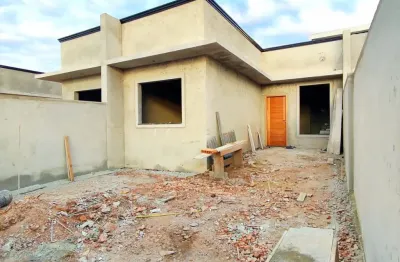 Excelente casa com ótimo padrão de acabamento localizado no fazenda velha, araucaria