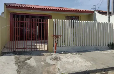 Excelente casa 03 quartos com ótimo espaço de terreno  e localização