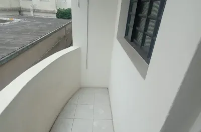Ap com 2 dormitórios, para locação, prédio em frente a praia,  no gonzaguinha sv !