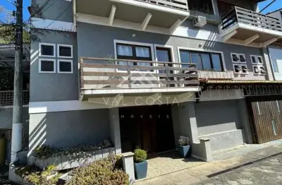 Casa com 5 quartos à venda na Rua Júlio Gameiro, Iucas, Teresópolis