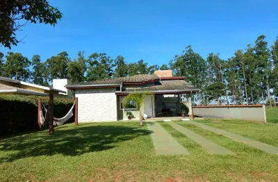 Casa em Condomínio para Venda em Águas de Santa Bárbara, Santa Barbara Resort Residence, 4 dormitórios, 2 suítes, 3 banheiros, 2 vagas