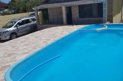 Casa com terreno inteiro e piscina para venda na praia de itanhaém