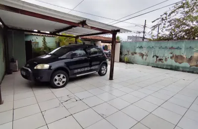 Casa para venda na praia de itanhaém com espaço para fazer piscina