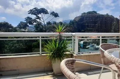 Casa Familiar em Condomínio fechado e seguro com 3 Quartos !!!